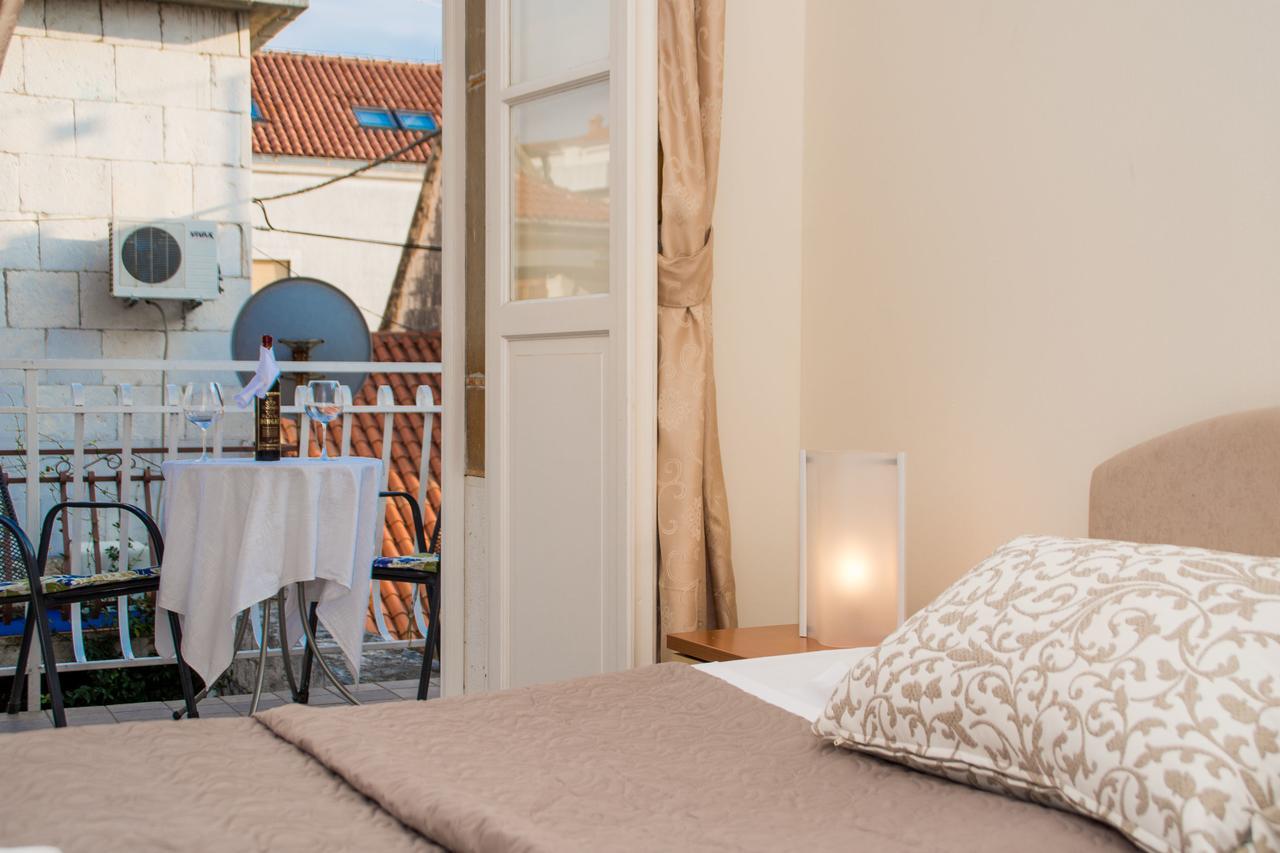 Rooms Villa Liza Trogir Bagian luar foto