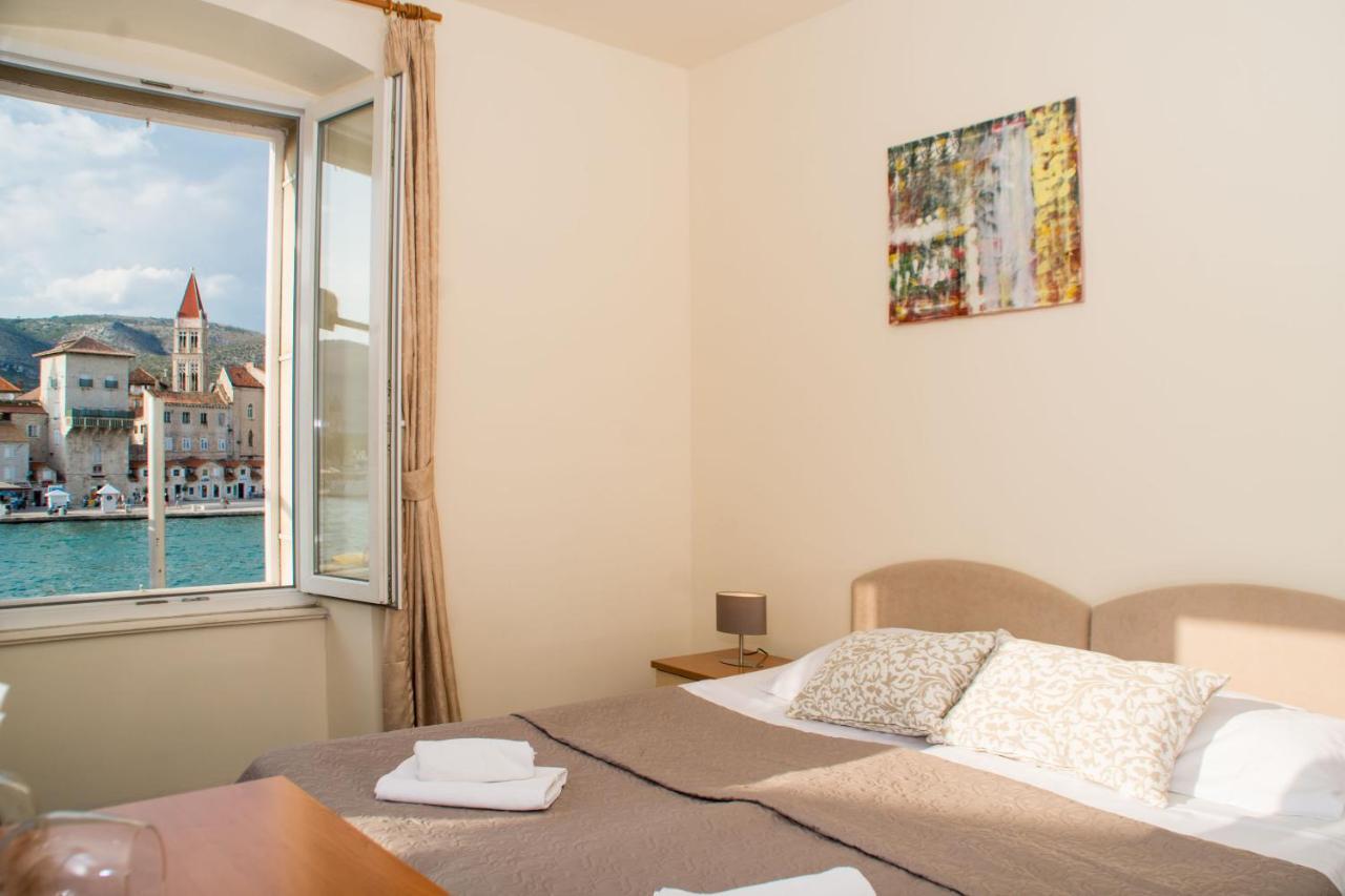 Rooms Villa Liza Trogir Bagian luar foto