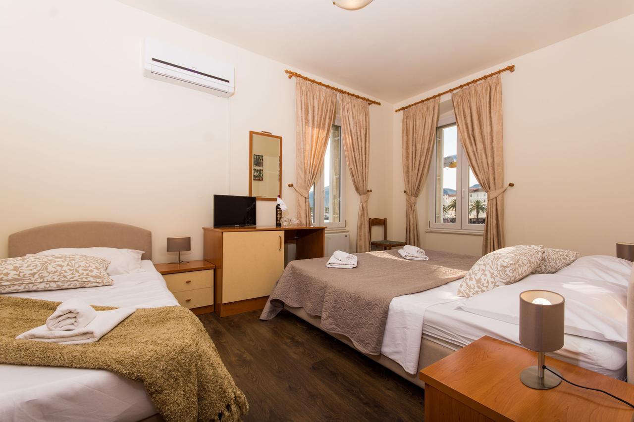 Rooms Villa Liza Trogir Bagian luar foto