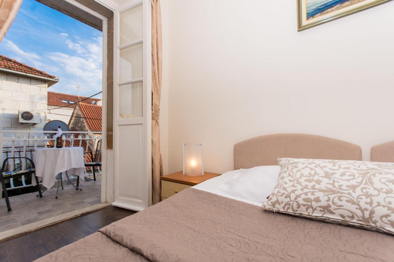 Rooms Villa Liza Trogir Bagian luar foto