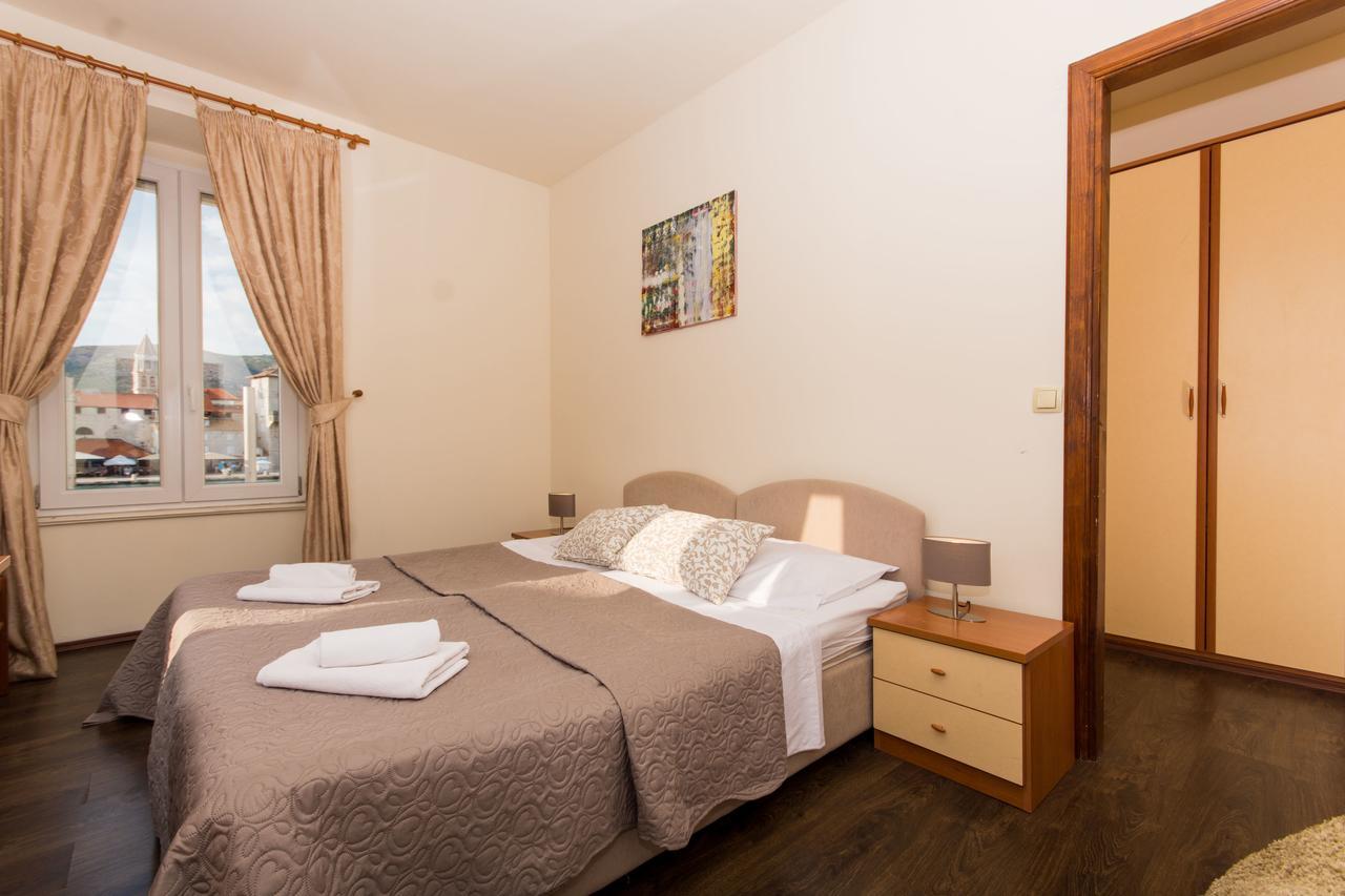 Rooms Villa Liza Trogir Bagian luar foto