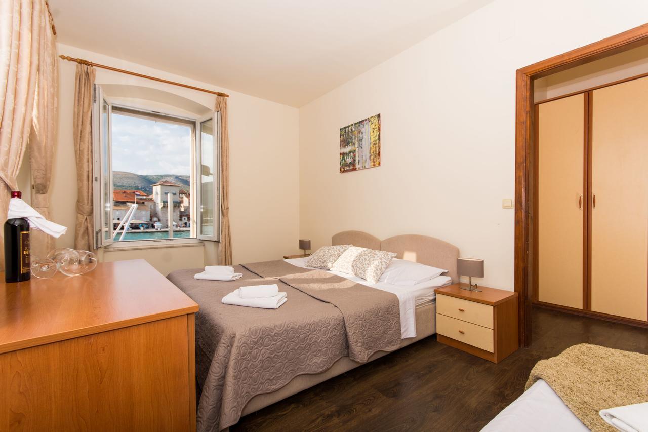 Rooms Villa Liza Trogir Bagian luar foto