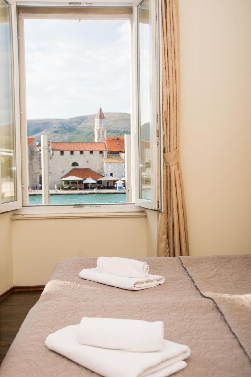 Rooms Villa Liza Trogir Bagian luar foto