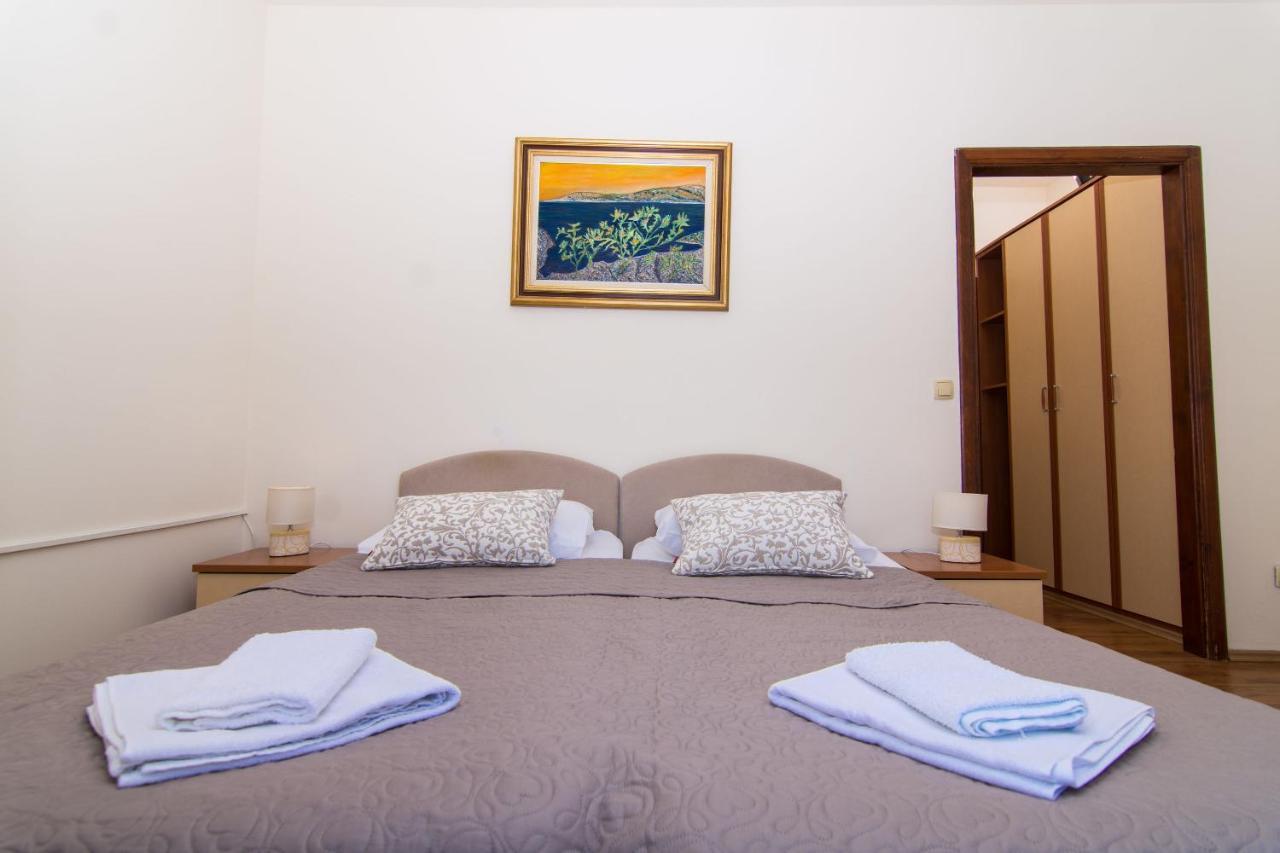 Rooms Villa Liza Trogir Bagian luar foto