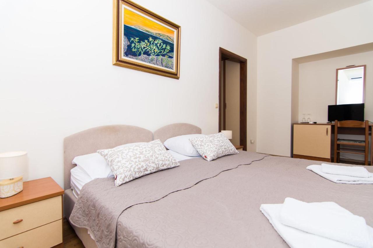 Rooms Villa Liza Trogir Bagian luar foto